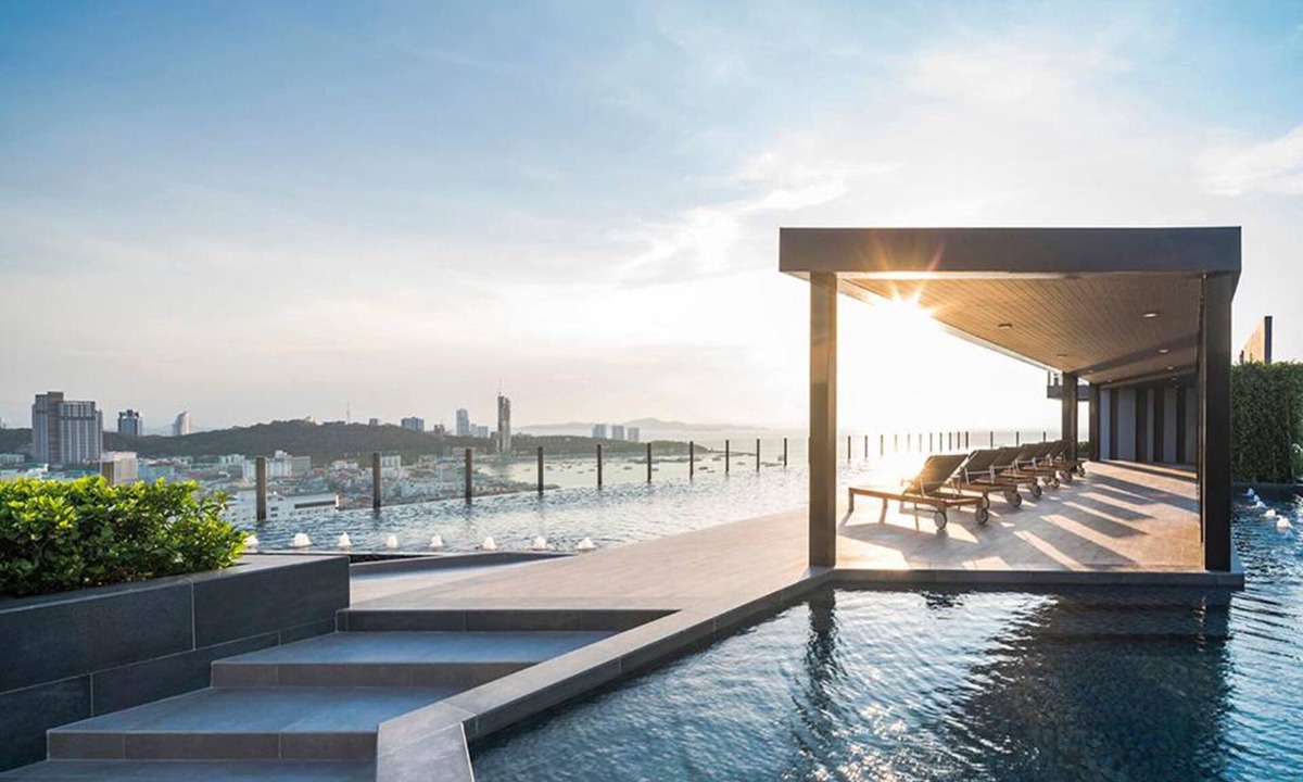 Central Pattaya Condo | Many Holiday The Base Condo