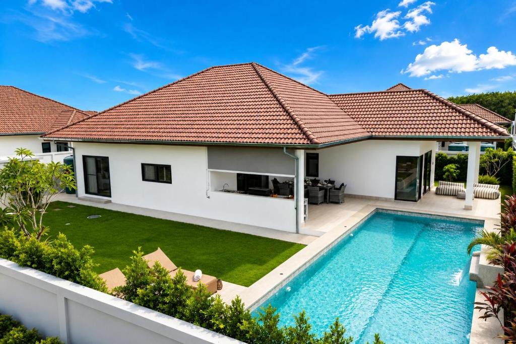 Hua Hin Villa | Modern 3BR Villa w/Private Pool (MV55)