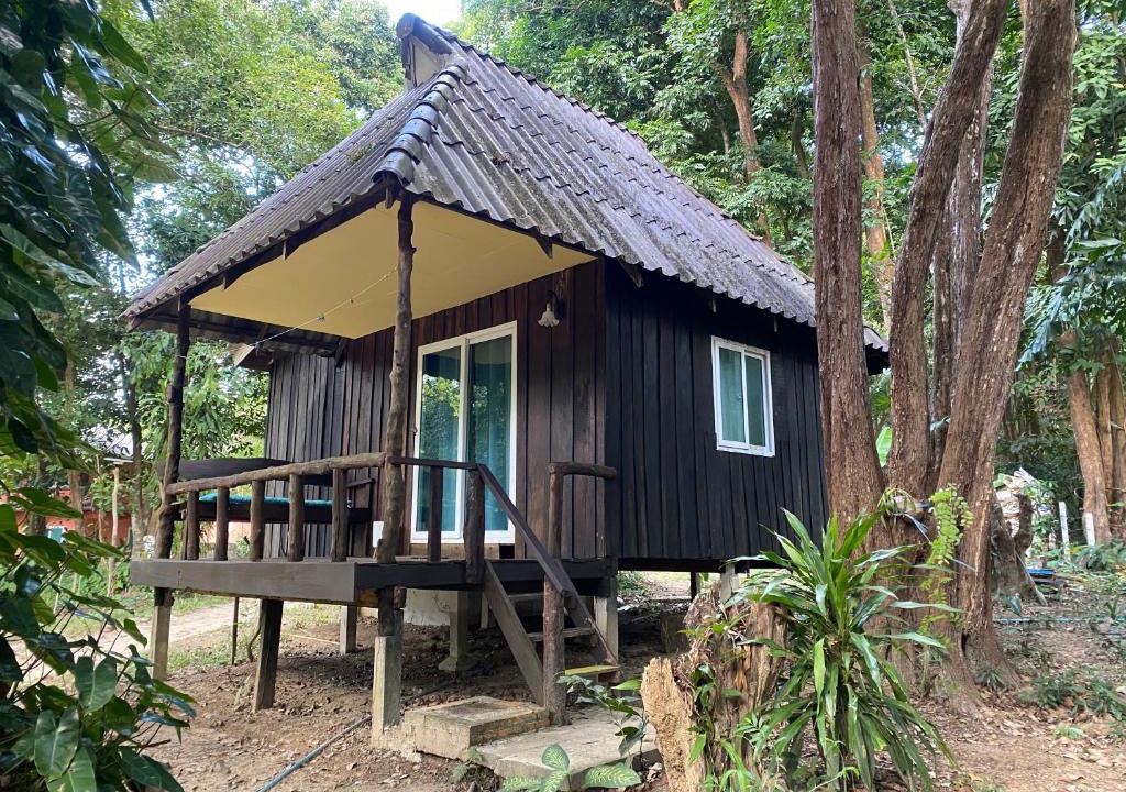 Ranong Ski Chalet | Moonshine Phayam beach resort & restaurant