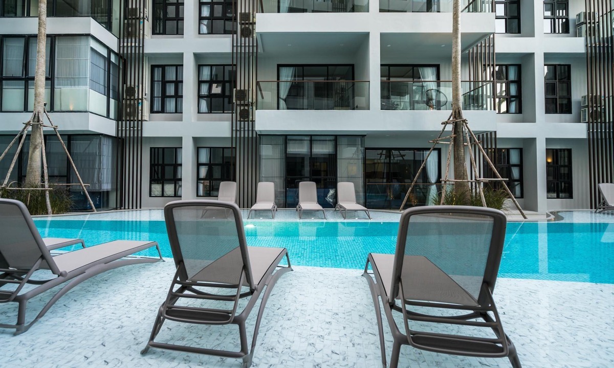 Cherngtalay Apartment | Mountain view apartment in Surin, washer, wifi
