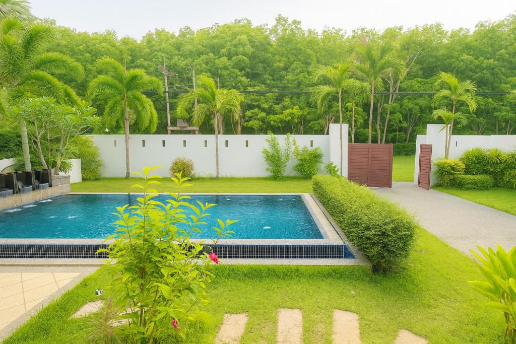 Choeng Thale House | MYSA 3bed Pool Villa Near Central Phuket Bang Tao