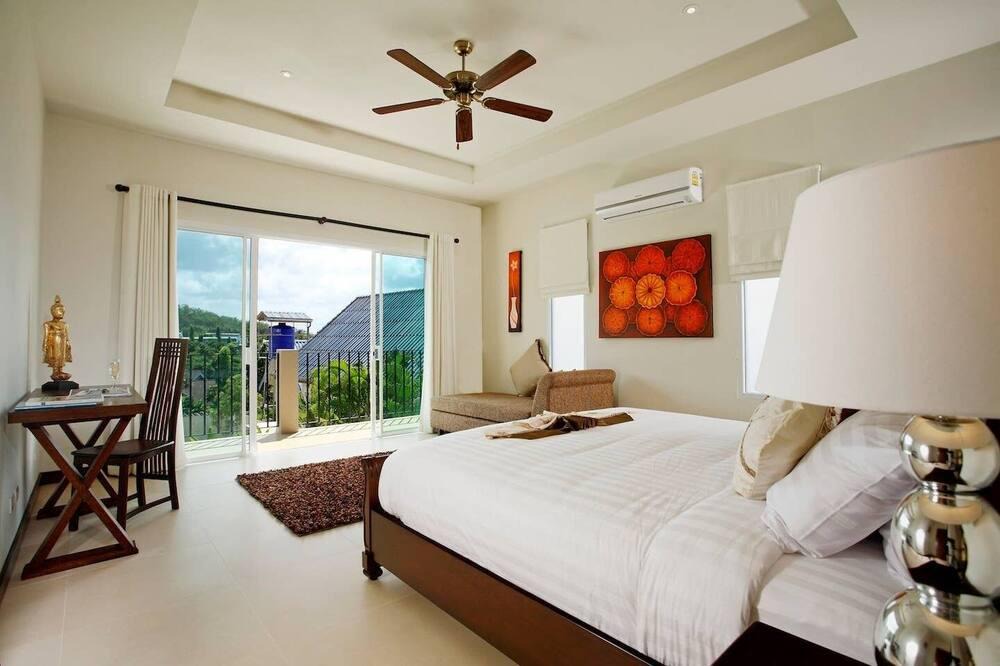 Nai Harn Villa | Nai Harn Beach Phuket 7 Bedroom Pool Villa