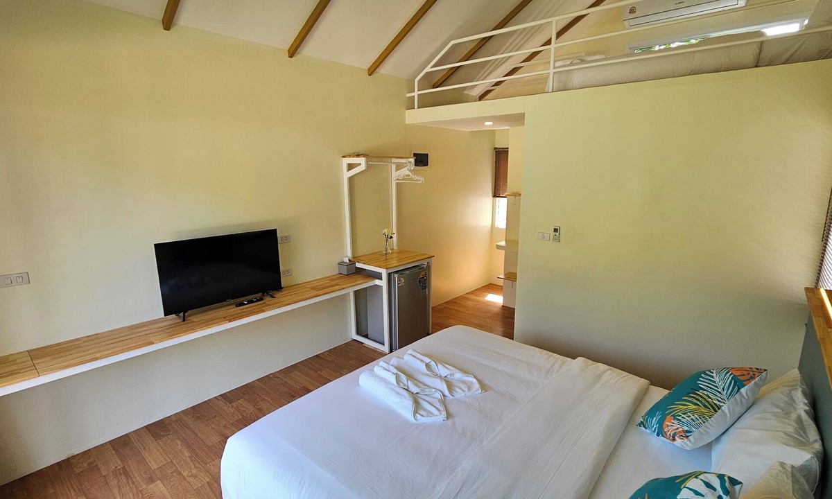 Thep Kasattri Hotel | NaraRin Family House