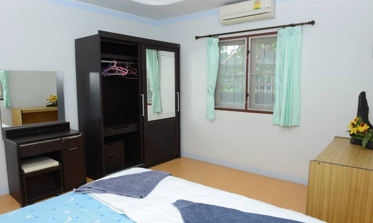 Bang Po Hotel | New Sunrise Village Maenam Beach