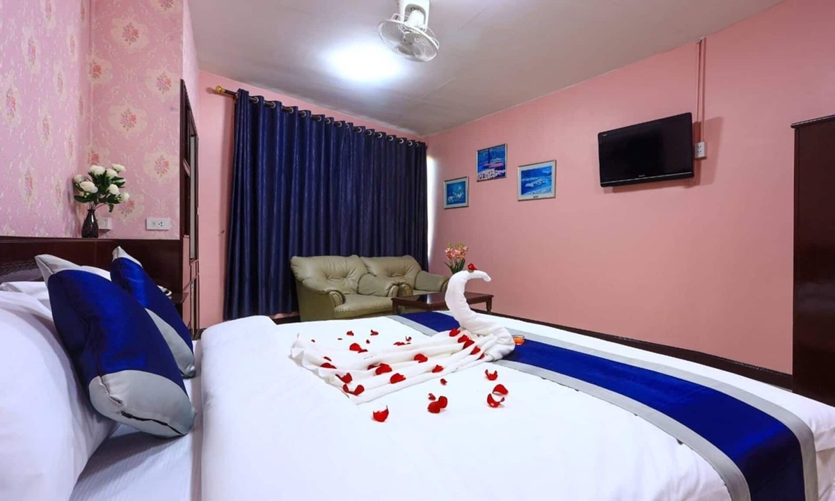 Pattaya Bay Hotel | Nine Blue Boutique