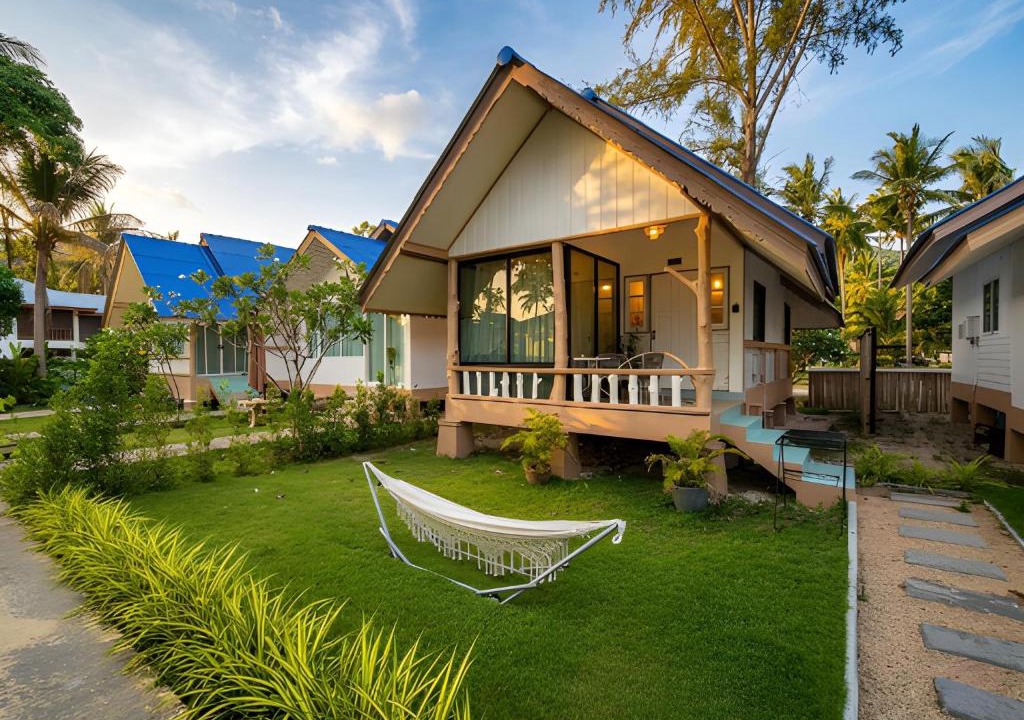 Chaloklum House | Nirvana By the Sea