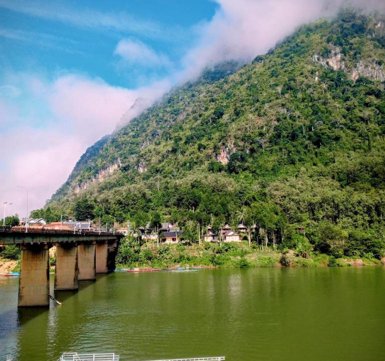 Nong Khiaw House | Nongkhaiw Hostel