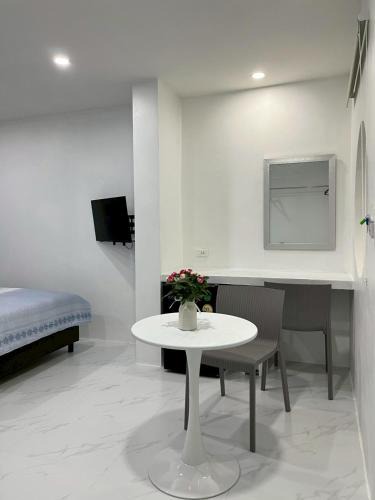 Cherngtalay Hotel | Nur Nur Residence and villa