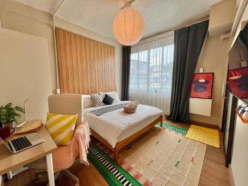Khlong Toei Apartment | Office 3