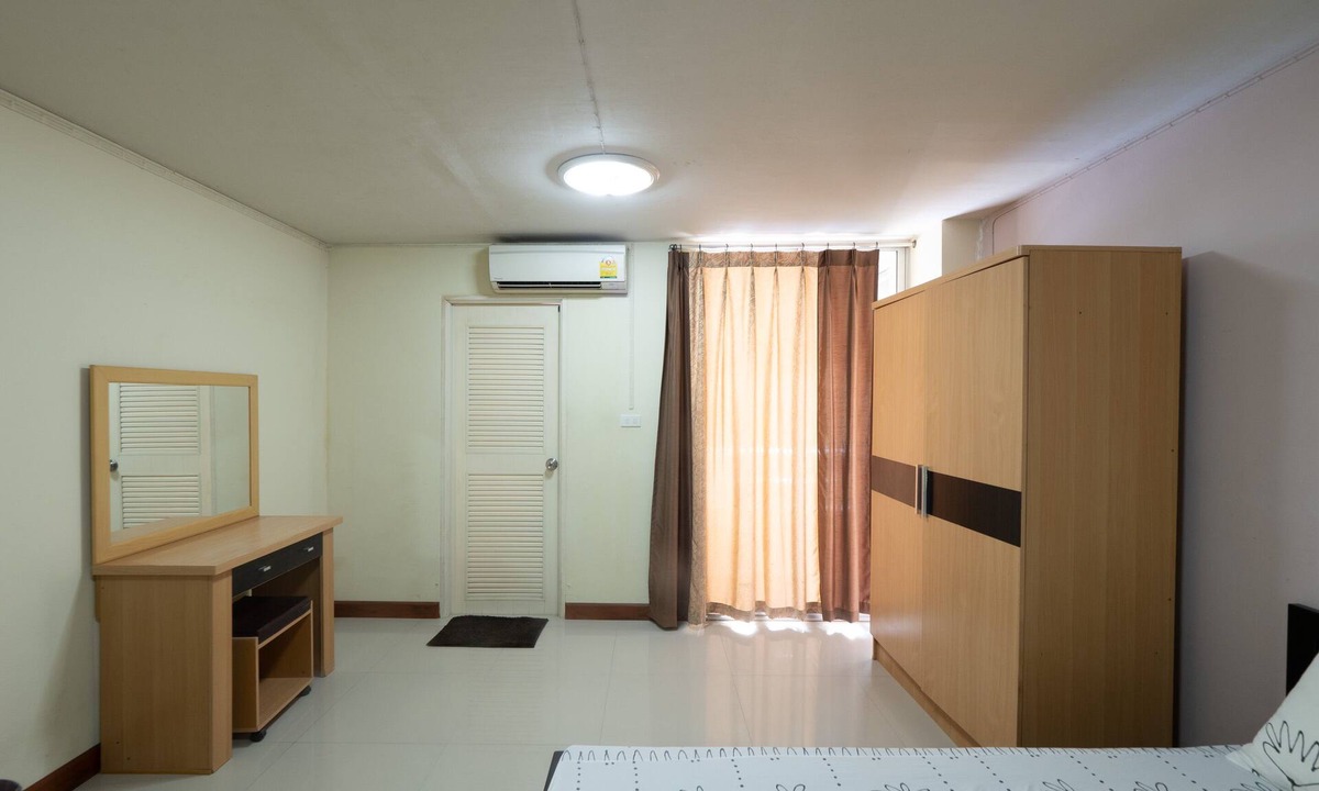 Bang Khun Phrom House | OYO 1071 Baan Tevej