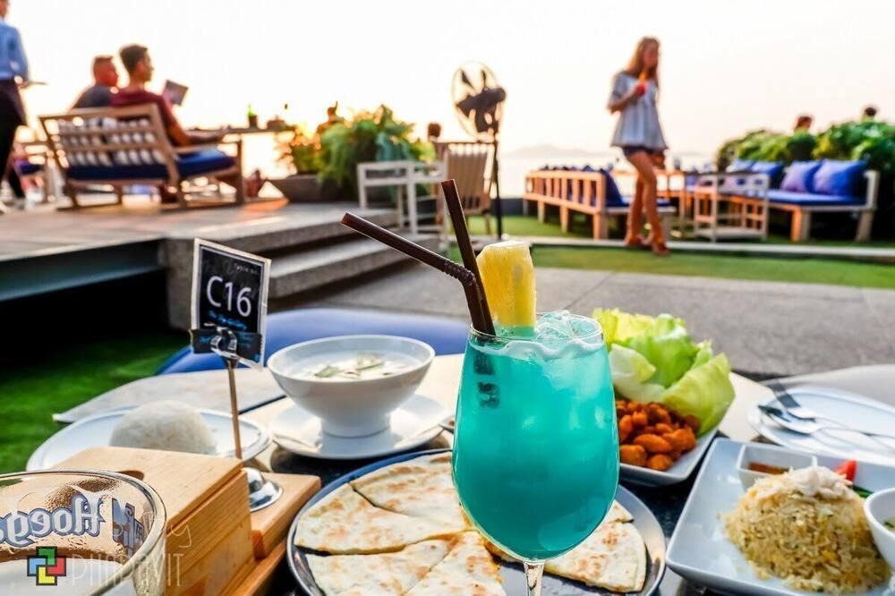 Pattaya Bay Apartment | Paradise Ocean View Beach Front Condominium In Pattaya
