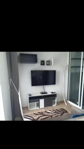 Ramkhamhaeng Apartment | Perfectly Located Airport Link Train City Access