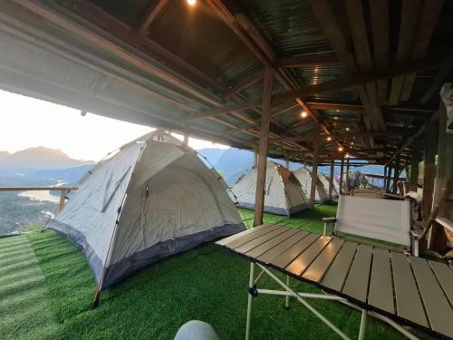 Muang Ngoi Neua House | Phanoy Viewpoint camping