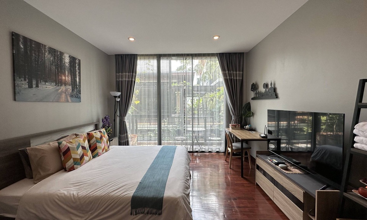 Bang Na Hotel | PomPom Home
