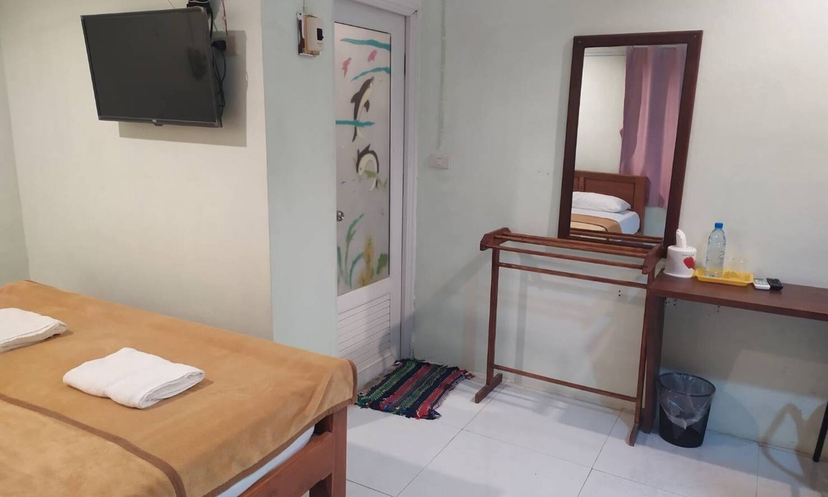 Sisaket Hotel | PonTaWin Budget Hotel