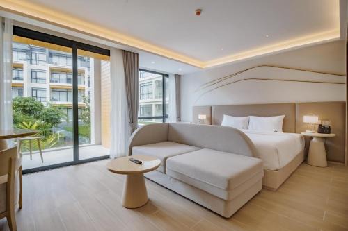 Sa Khu Apartment | Pool View Condo 2204 SEA HEAVEN Resort