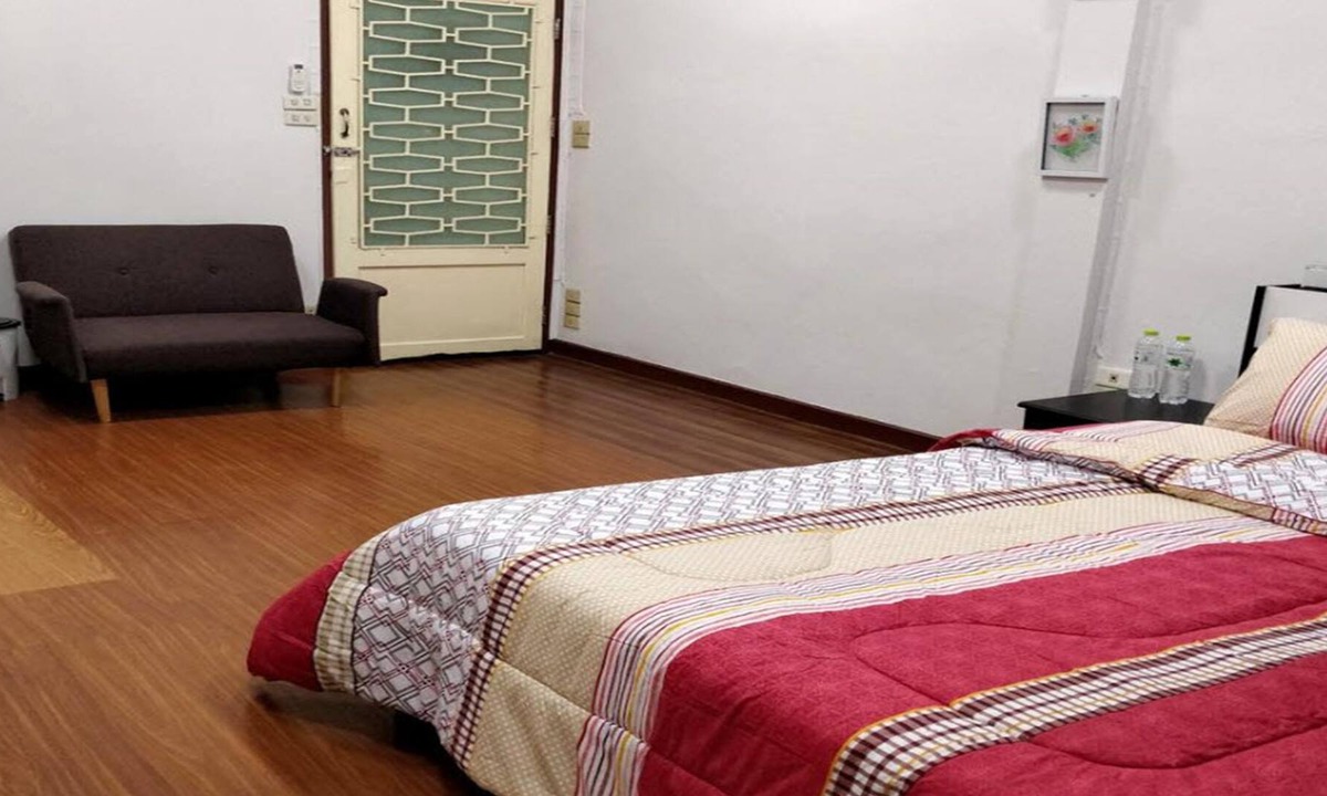 Wisutkasat Hostel | R-One 24-7 Hostel