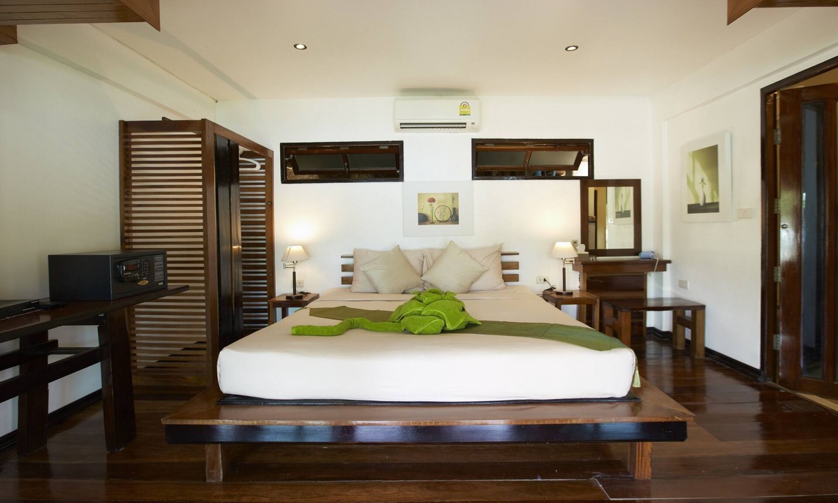 Bang Bao Bay Hotel | Resolution Resort