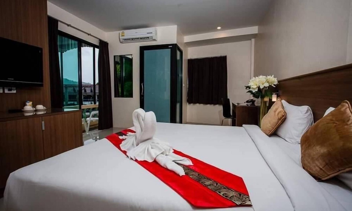 Nanai Road Hotel | Royal Waves Hotel