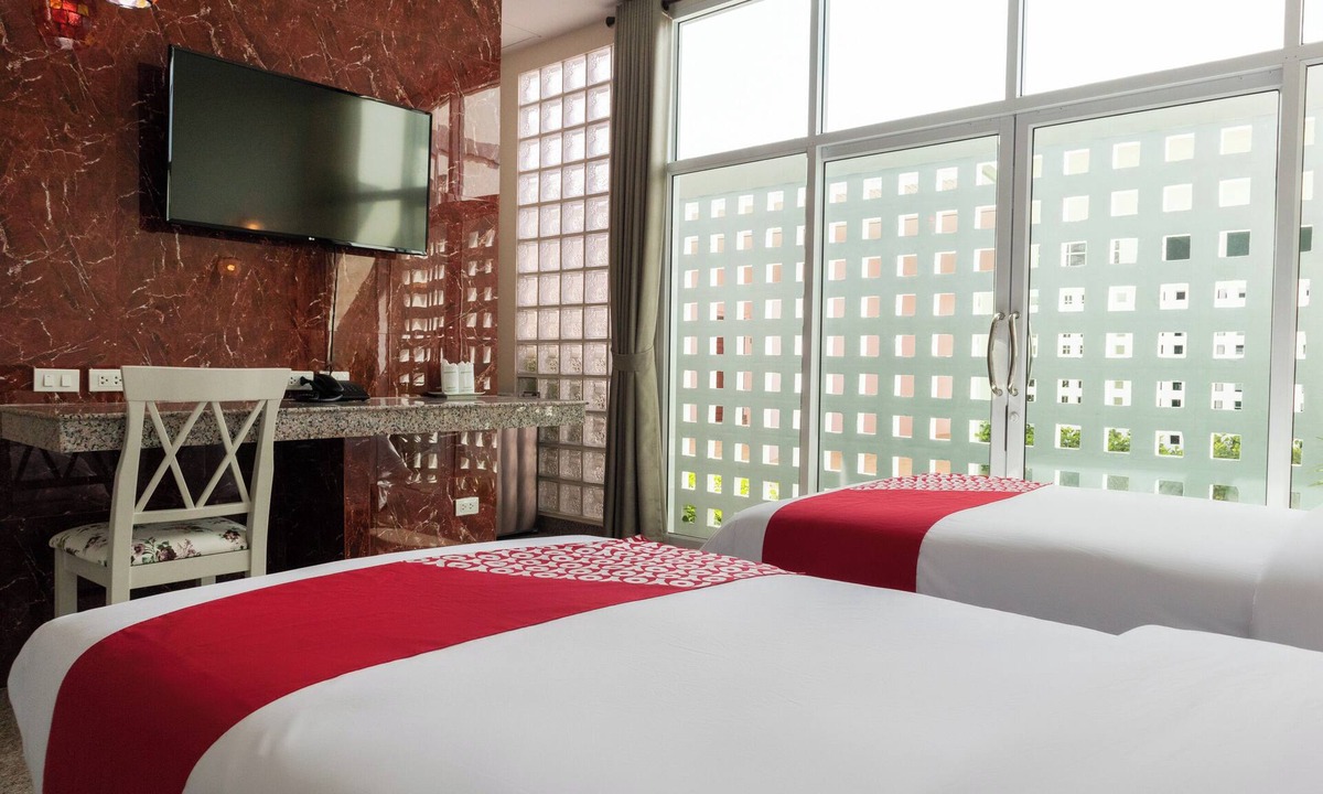 Pak Nakhon Hotel | Sabai Palace