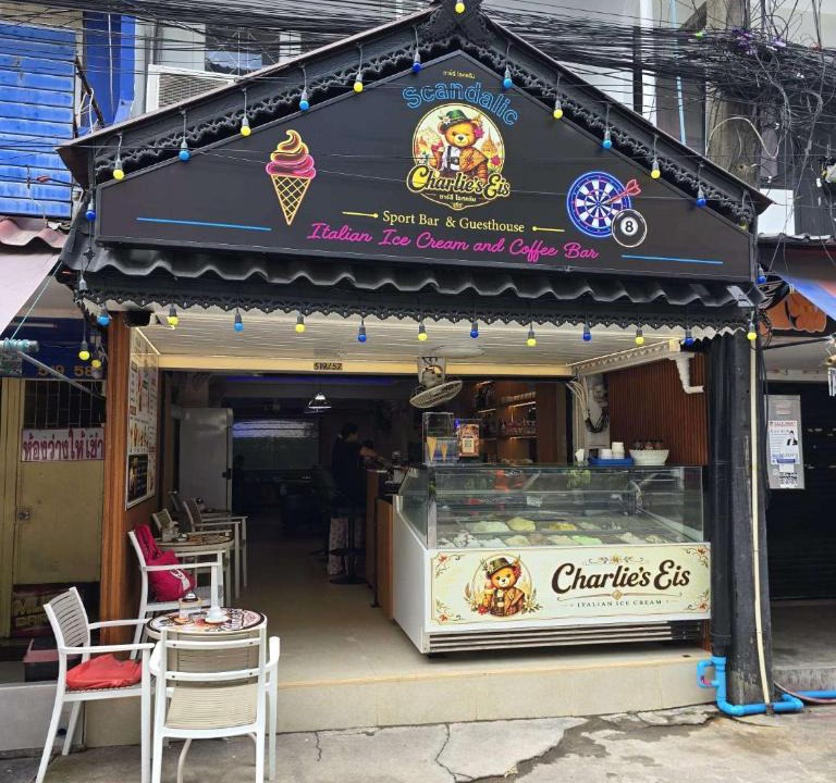 Central Pattaya House | Scandalic Charlie's Eis Bar and Guest house
