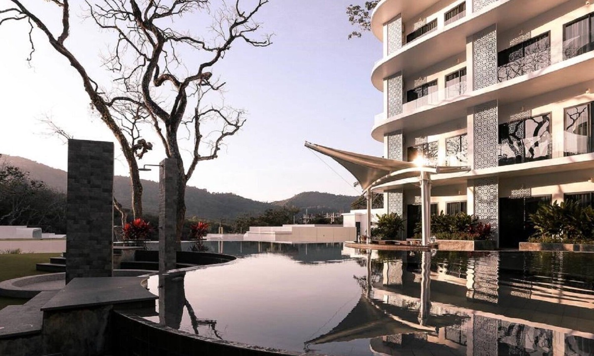 Chalong House | (SHA) Tropical Plantation Escape with Balcany+Pool side