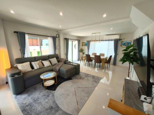 Udon Thani House | Silbergluuk