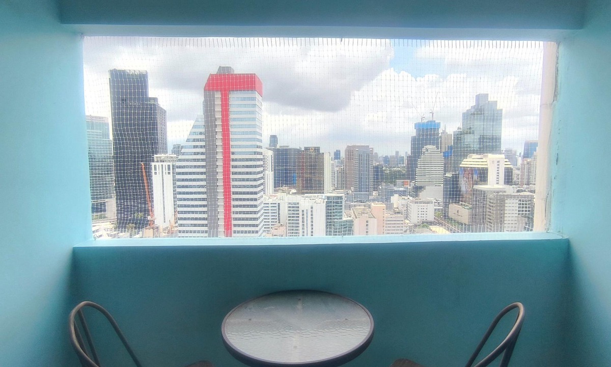 Silom Condo | Silom room with 2 Queen bed for 4 persons, 300 meter from BTS Chongnonsi station