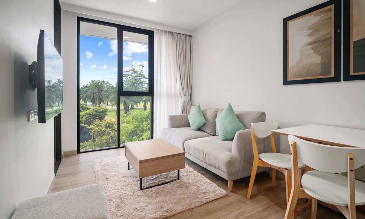 Laguna Condo | Skypark Aurora, One Bedroom 2312 1B Deluxe