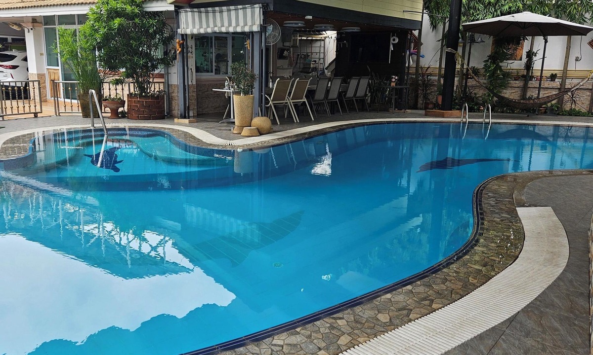 San Sai House | Small separate 1 BR, air conditioned house with swimming pool.