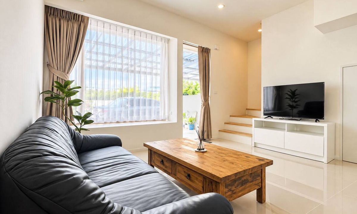 Bang Phli House | Spacious 3-bedroom House With Shared Pool Near Mega Bangna