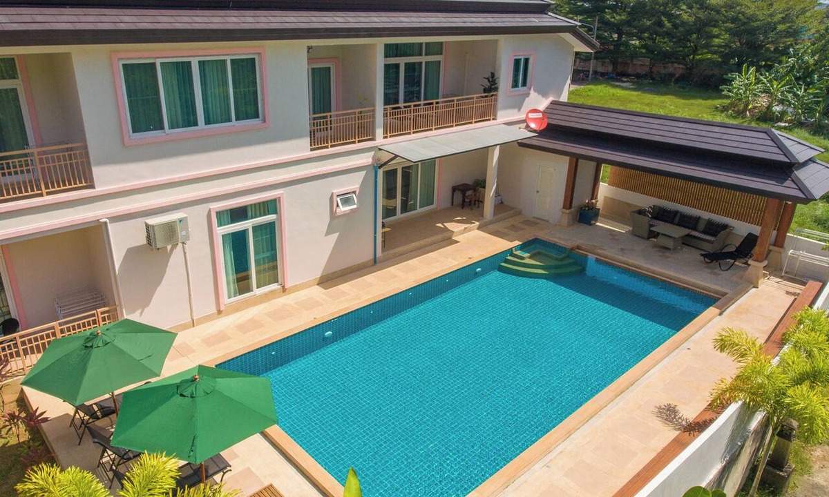 Chalong House | Spacious 9BR Private Pool Villa — Pet-Friendly & Perfect for Groups