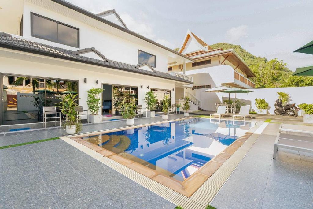 Kamala Apartment | Studio Pool Access Bungalow