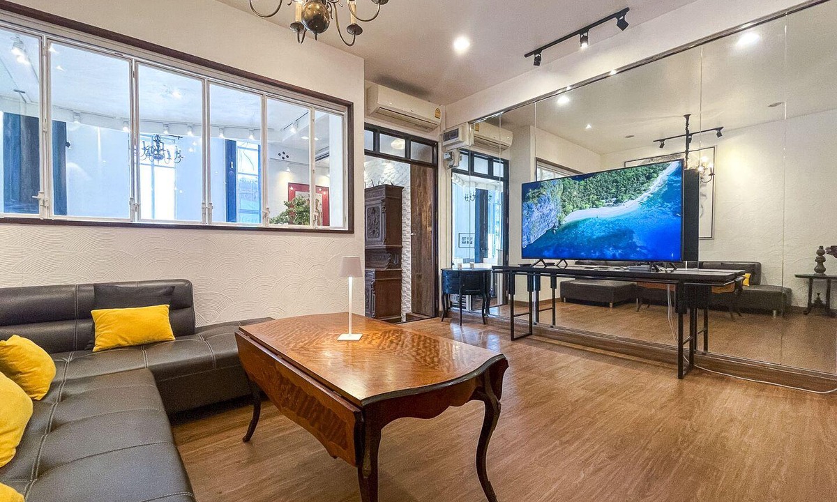 Nimman House | Stylish Townhouse in Nimman Area. Full Kitchen. Quiet Street.