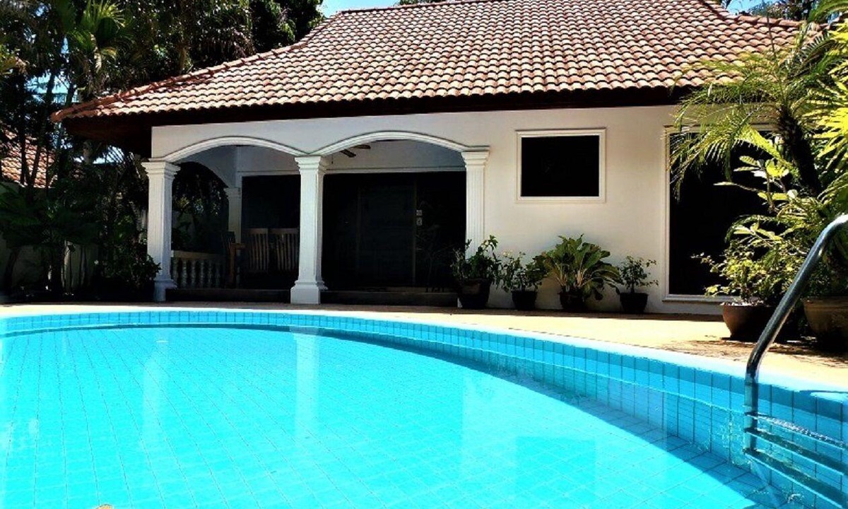 Rawai Villa | SUPERB LUXURY VIP 3 BEDROOM VILLA Beautiful Private Pool & Tropical Garden