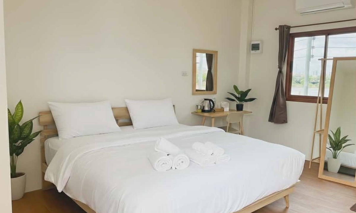 Chang Khlan Hostel | The Northern Grace Ping Riverside Hostel