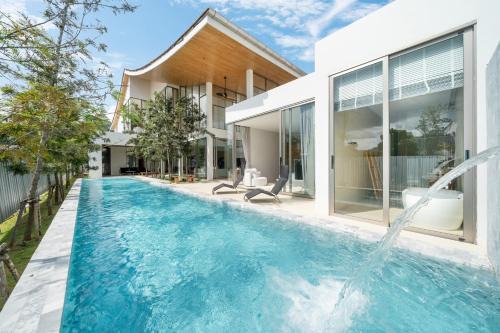 Bang Tao Villa | The Trinity C4 new modern 5BR villa with 20M Pool