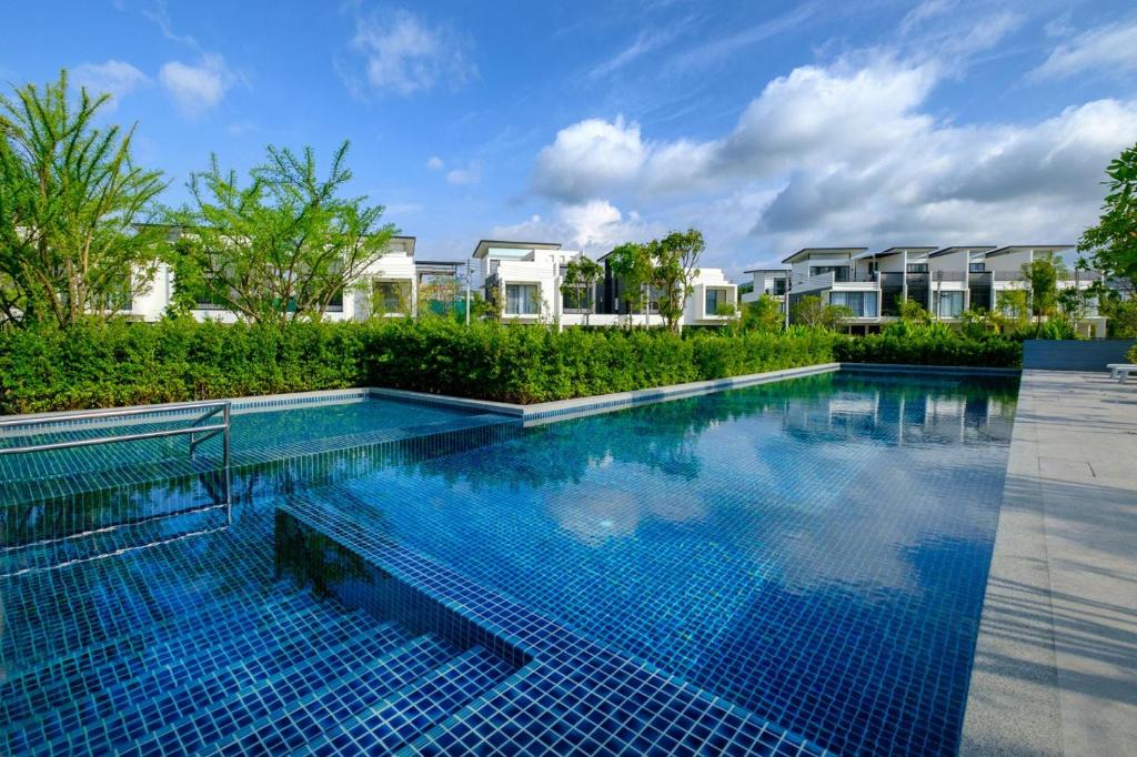 Laguna House | Townhouse at Laguna Park by Lofty