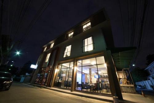 Chom Phon Bed & Breakfast | V20 Boutique City Park