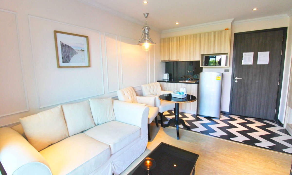 Na Chom Thian Hotel | Venetian Resort Pattaya - Quiet Oasis - Huge Waterpark, Gym, Sauna & Kids Playground