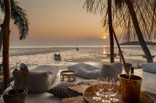 Hin Hong Villa | Villa Atmosphere - Beachfront Villa by SP Villa