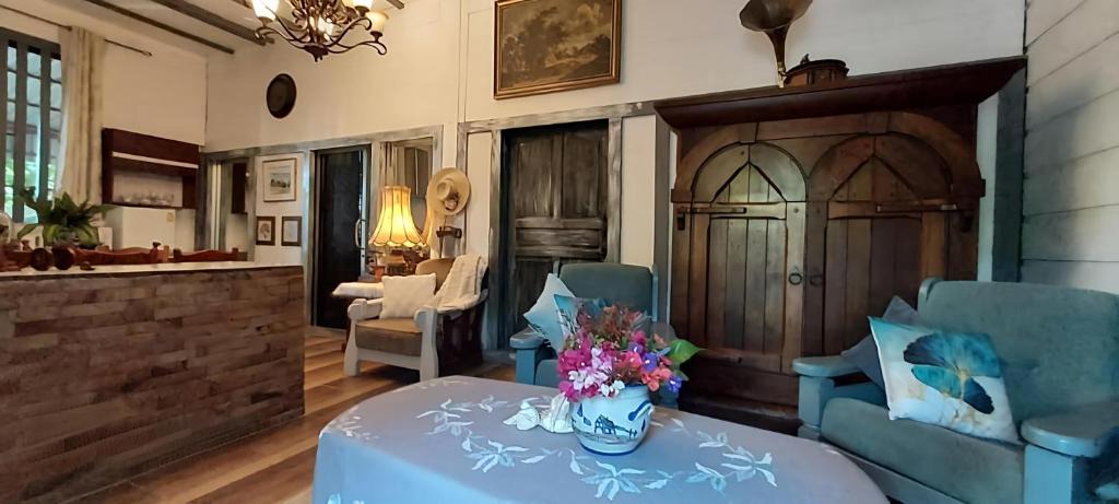 Kumphawapi House | Village Homestay