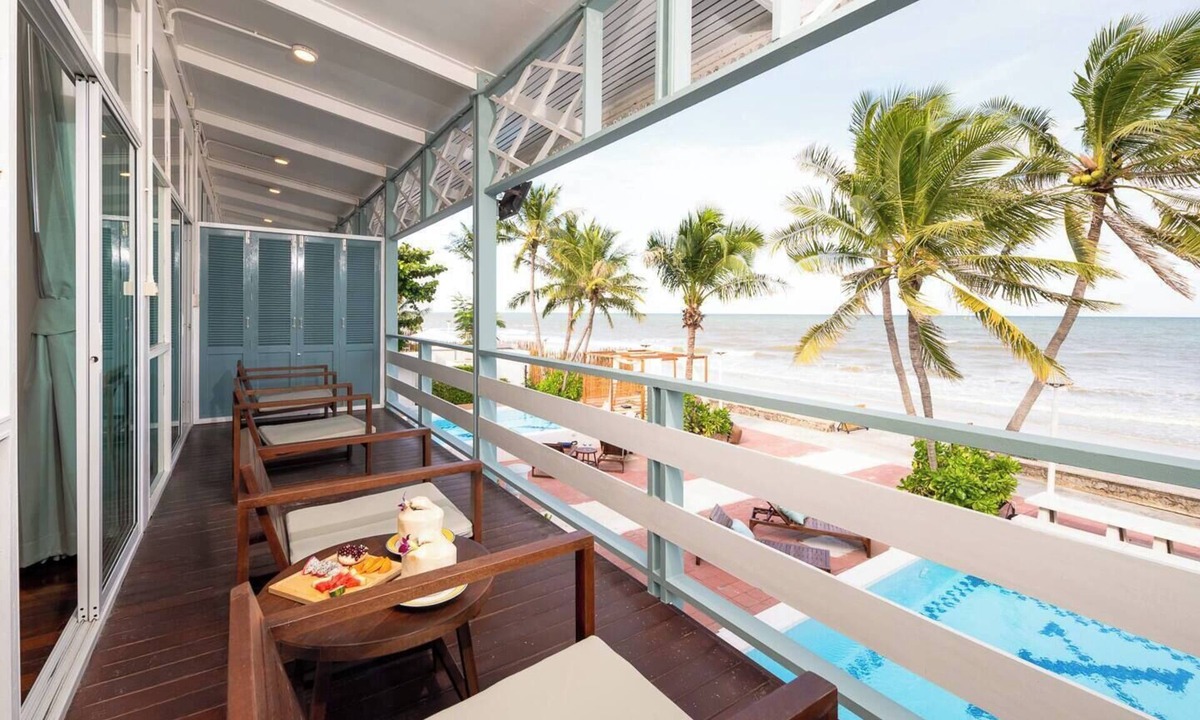 Hua Hin House | Wander at Bayside 19 | Upstairs Romantic Sea-View King (sleeps 2-4)