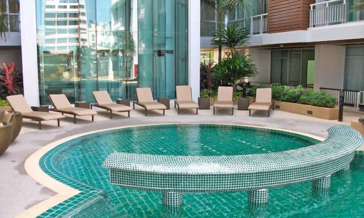 Nanai Road Apartment | Well located apartment in Patong.