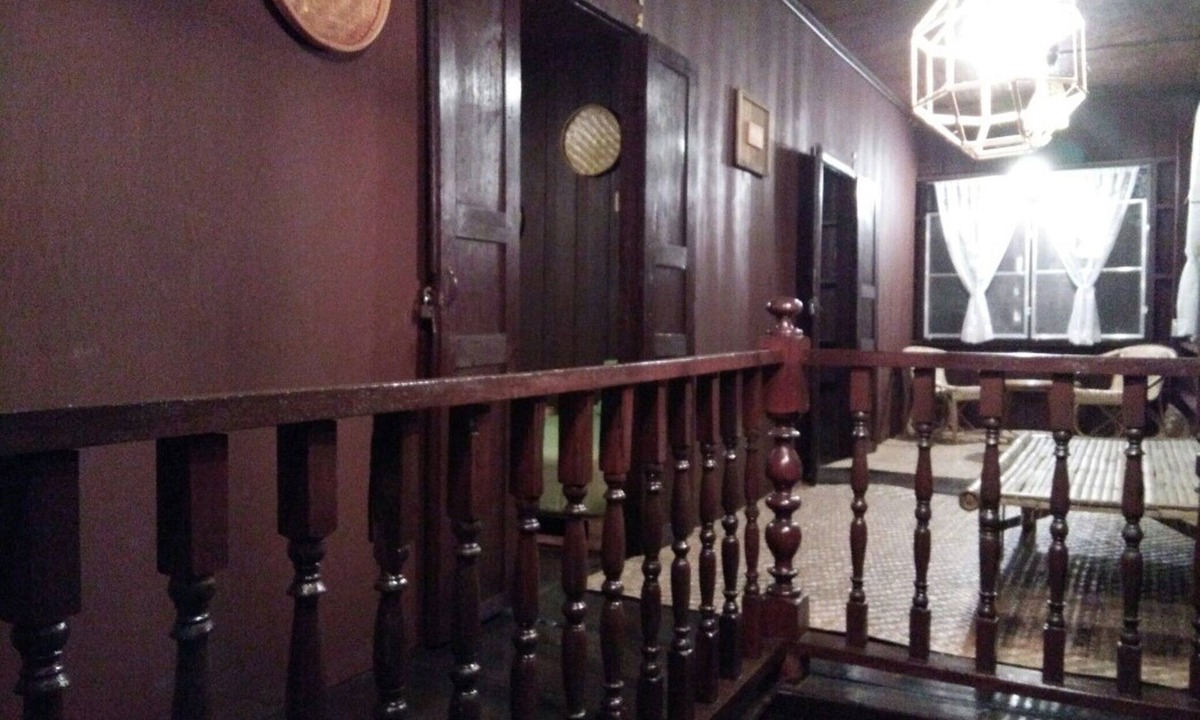 Chang Moi House | Wooden House in City Center