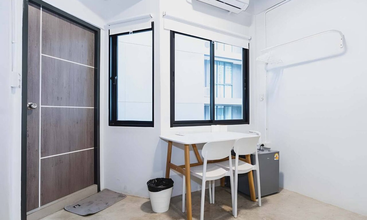 Nana Hotel | Yellow Place Sukhumvit Soi 2