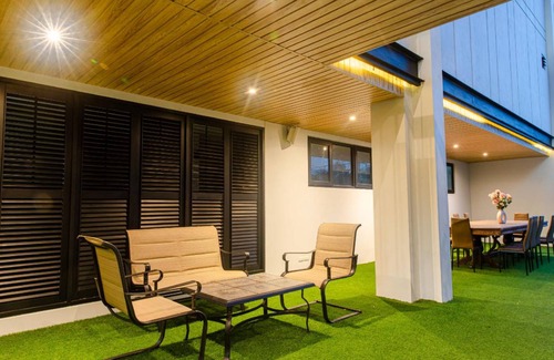 Si Sunthon Hotel | 45 m² Hotel ∙ 127 guests
