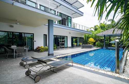 Choeng Thale Villa | 500 m² Villa ∙ 4 bedrooms ∙ 8 guests