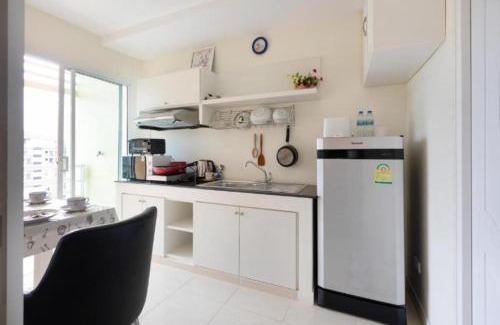 Ban Bo Han Hostel | Backpacker Street Airport Place