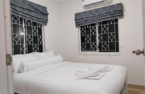 Thep Kasattri House | Bathtub Romantic 2 Storey House
